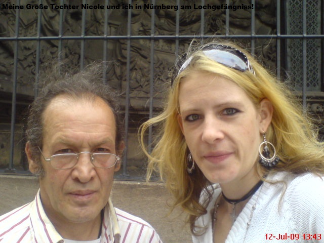 Meine älteste und Ich in Nürnberg bei den Lochgefängnissen